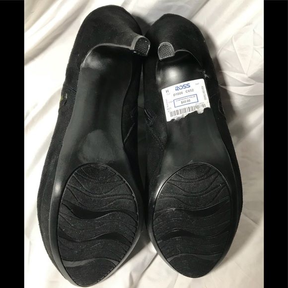 IMPO Black Fuax Suade Floral Embroidered Bootie NWOT - Picture 9 of 10